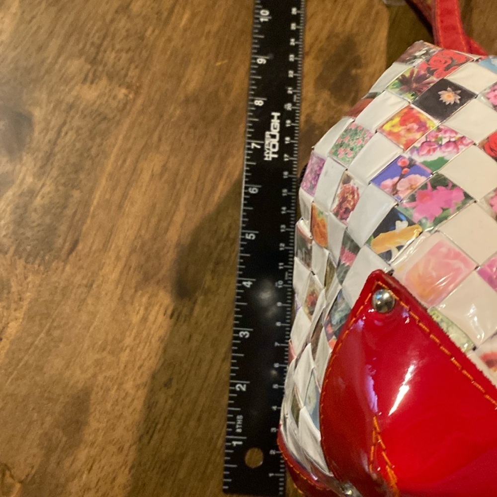 Nahui Ollin Woven Wrapper Stylish Red and White Women's Handbag. - Picture 15 of 16